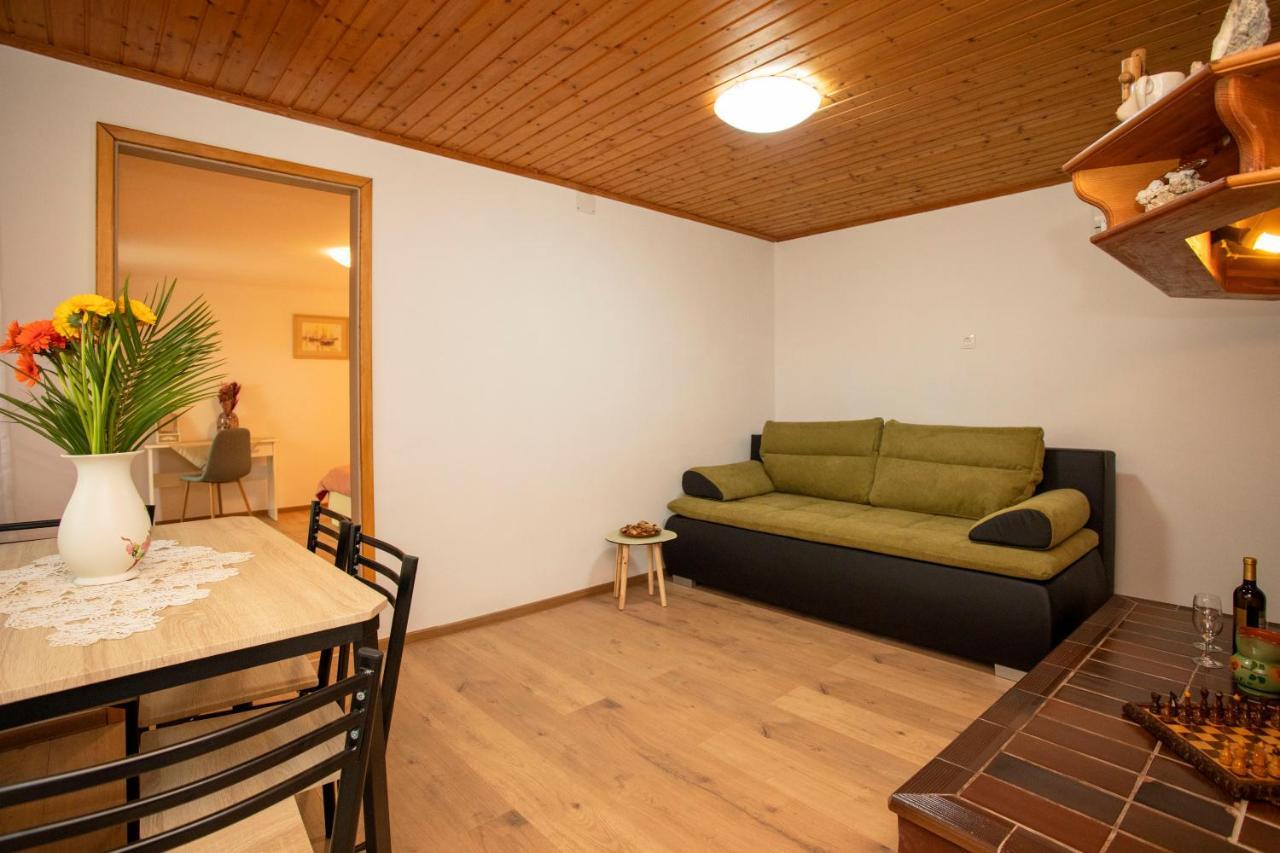Holiday House Nono ลาบิน ภายนอก รูปภาพ