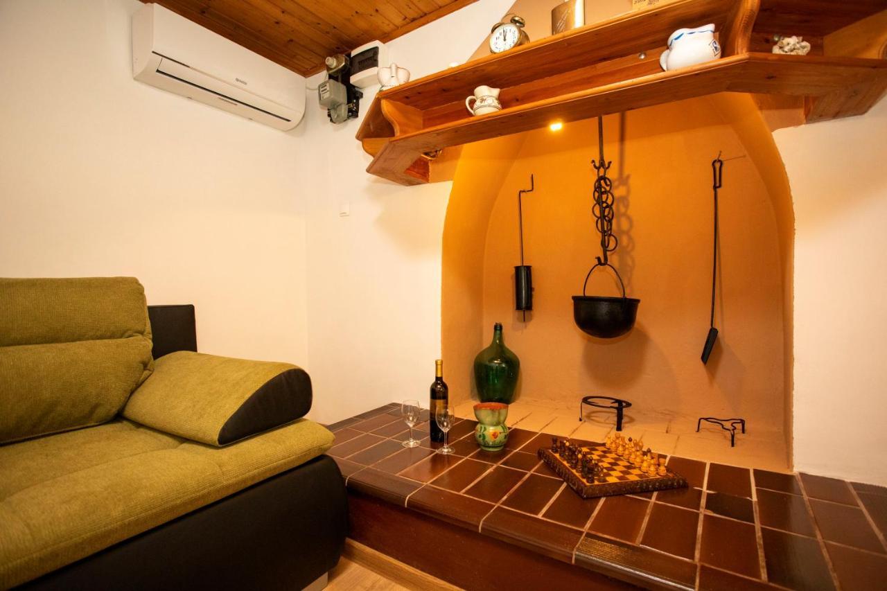 Holiday House Nono ลาบิน ภายนอก รูปภาพ